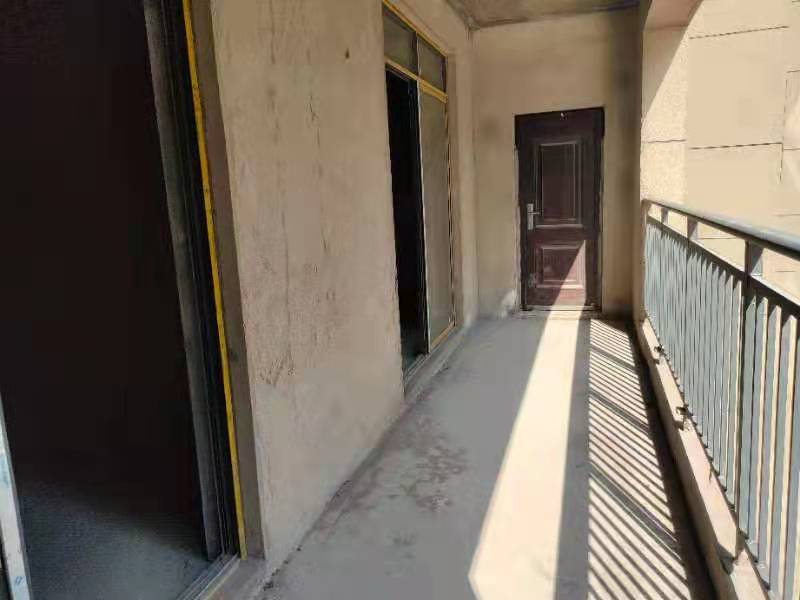 都市高尔夫南城次新小区电梯中高层视野奇好两房单价4500