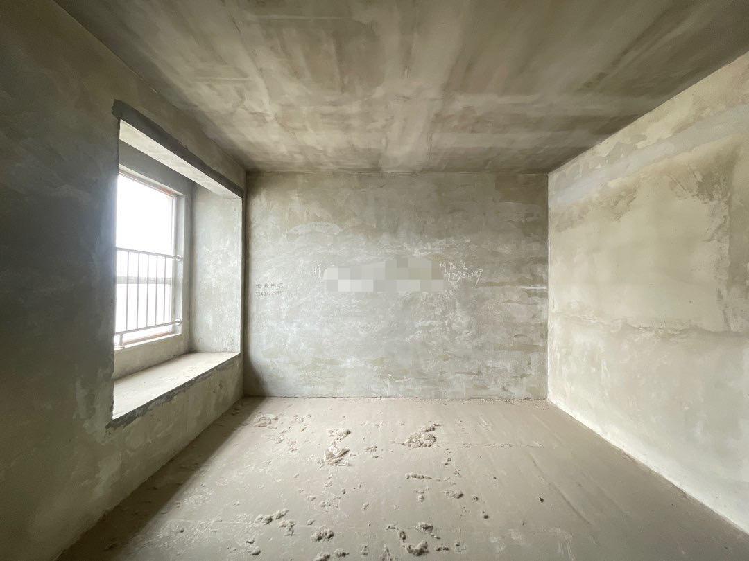 业主急卖，领秀城单价5900，三面采光，好楼层，送入户花园，户型好的很