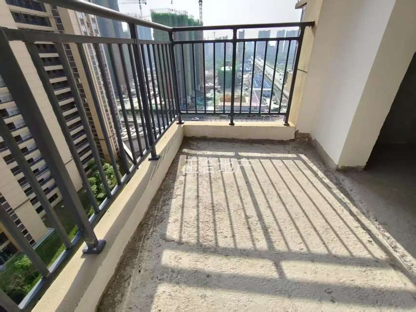 城南，朝阳丽景， 稀缺两房， 房东亏本出售，电梯中间楼层13楼