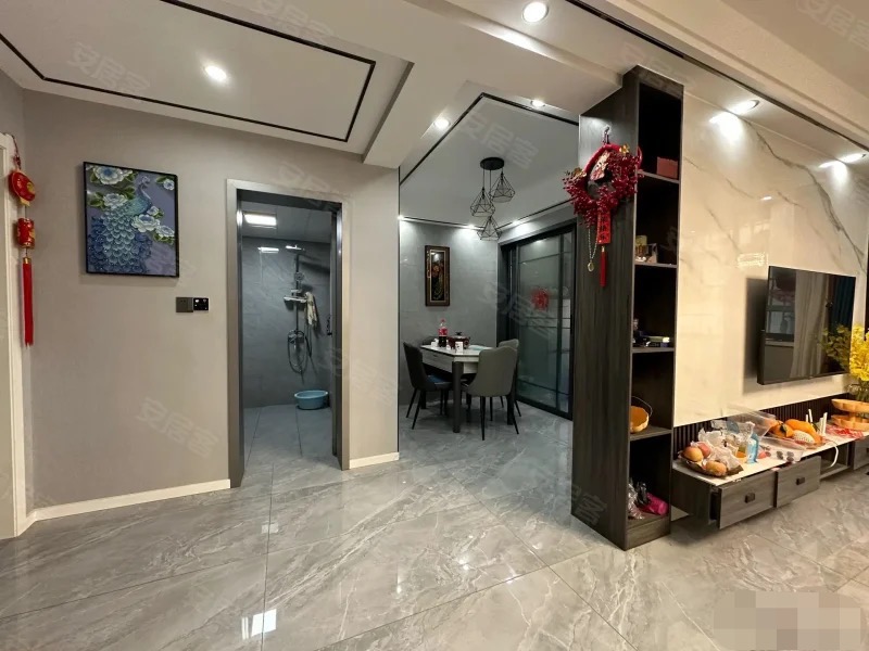 366，新妇幼旁，步梯2楼，精装两房，南北通透，拎包入住，诚心出售