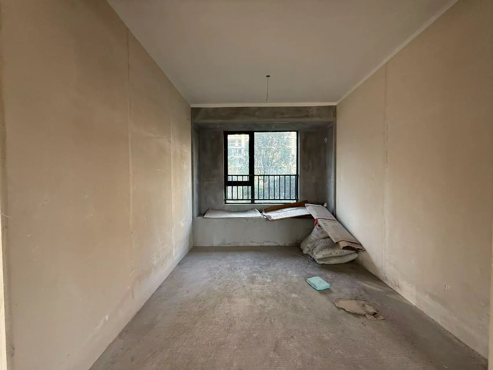 捡漏，降价了，亏本出售，吾悦小高层，2梯2户，一口价82万送两个车位