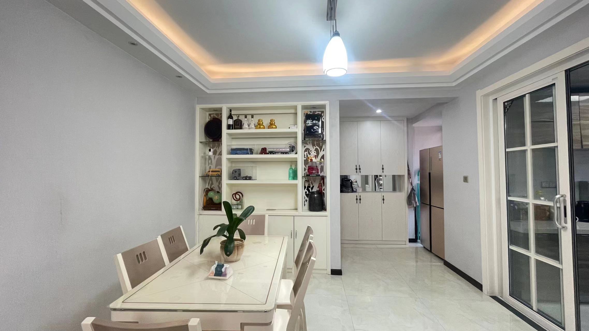 御台公馆.精装三房.房子成色新.看房方便