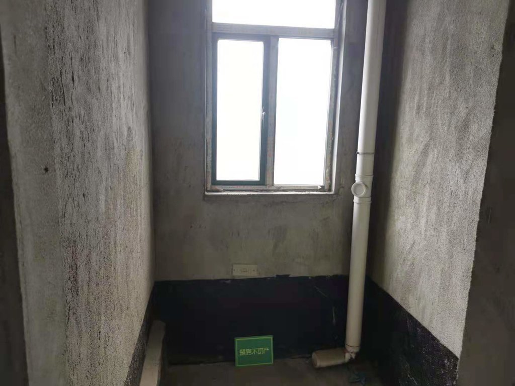 金港瑞景.毛坯三房.看房方便