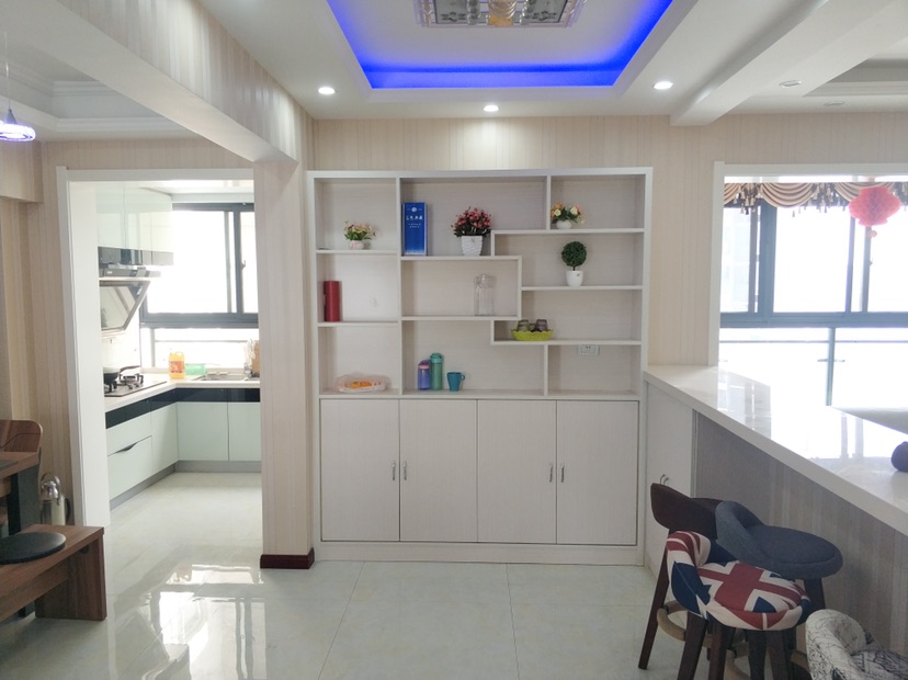 福星城边户精装三房，满五weiyi，小区环境好，拎包入住