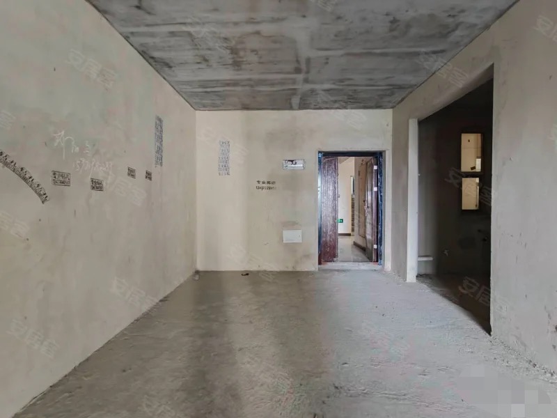 城南，元泰未来城C区，中间好楼层，单价4500，三开间朝南，证满二