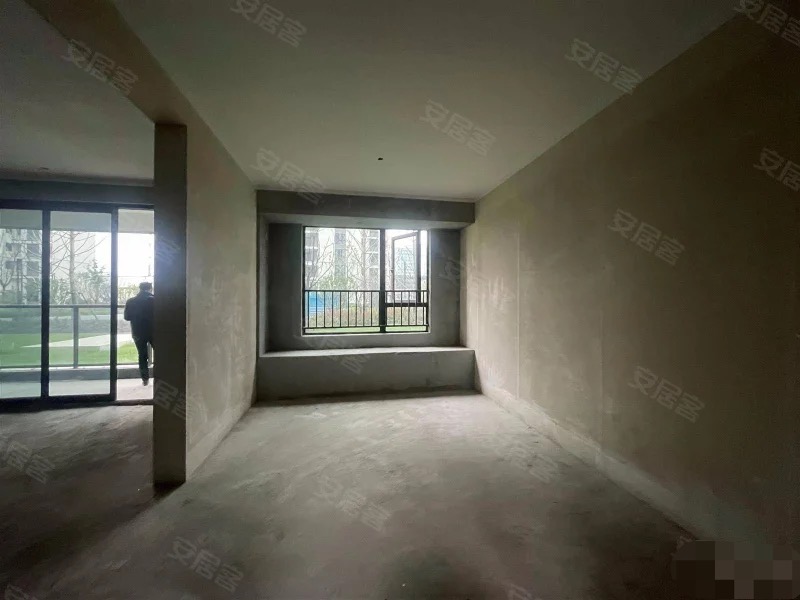 361，急售，吾悦，小高层，一梯一户，单价不到5000，采光好，大阳台