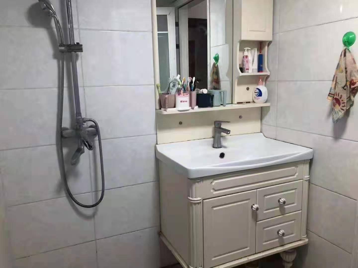 沃尔玛楼上房子85平售价56万