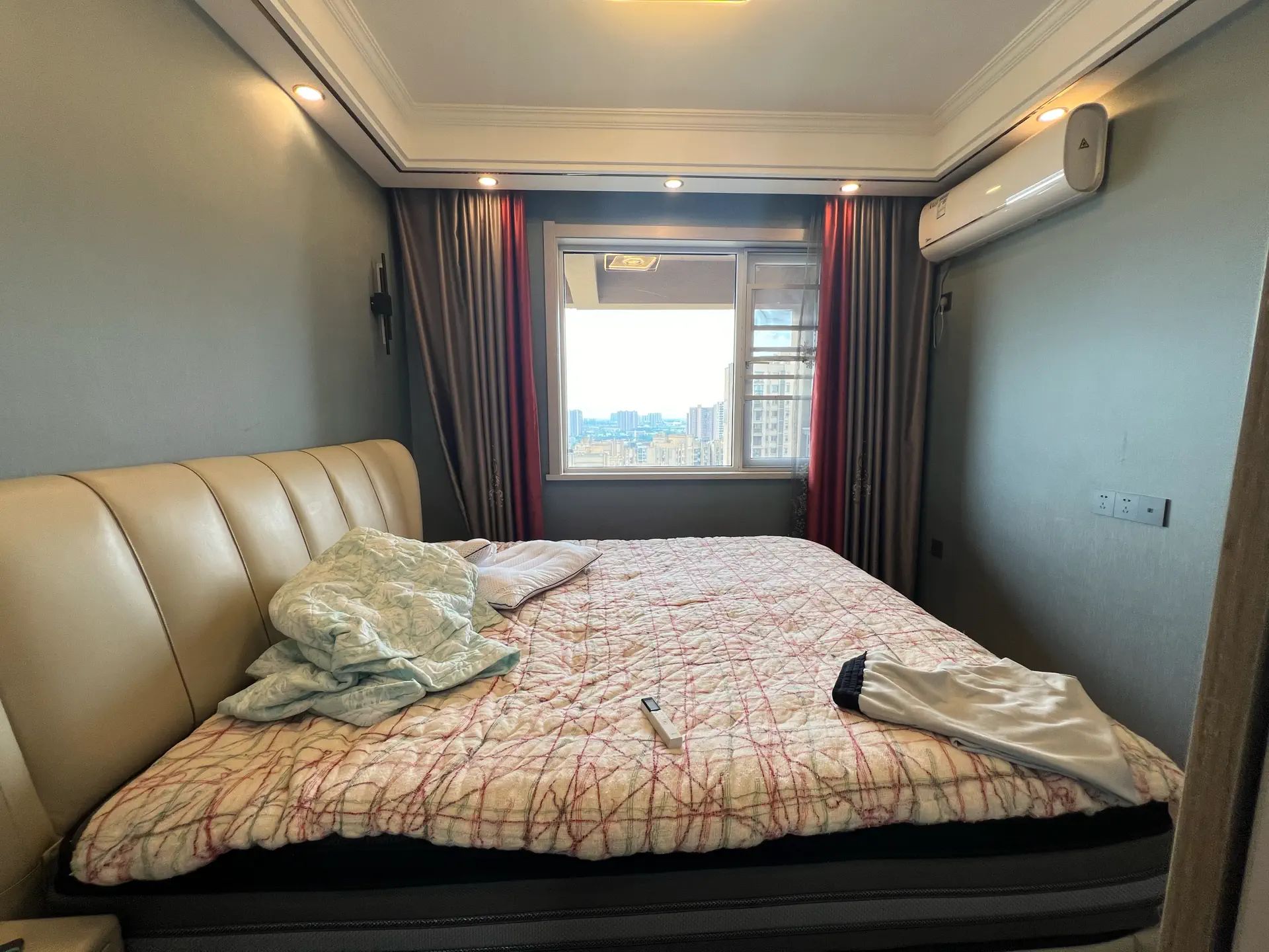 捡漏，锦绣江山三期，精装三房两卫单价4150。诚心出售