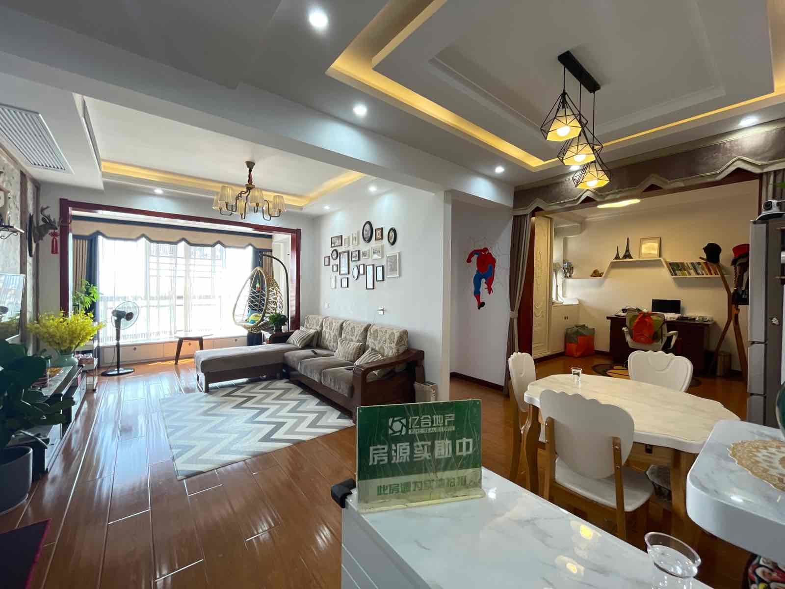 诚心出售，御台公馆，精装三房，南北通透，好楼层，证满二