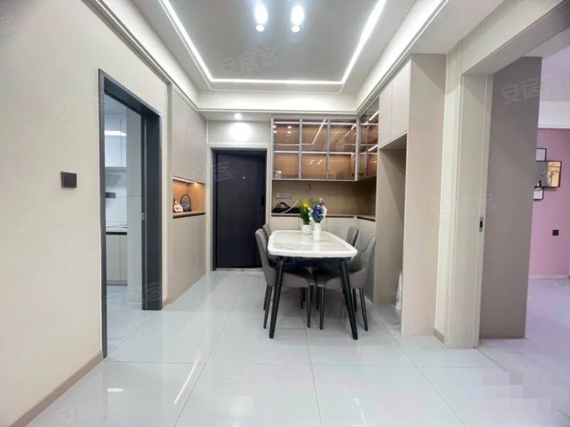 鸿昇现代城，全新装修，精装2房2卫，实验五小新三中​，满五，好楼层，全屋品牌