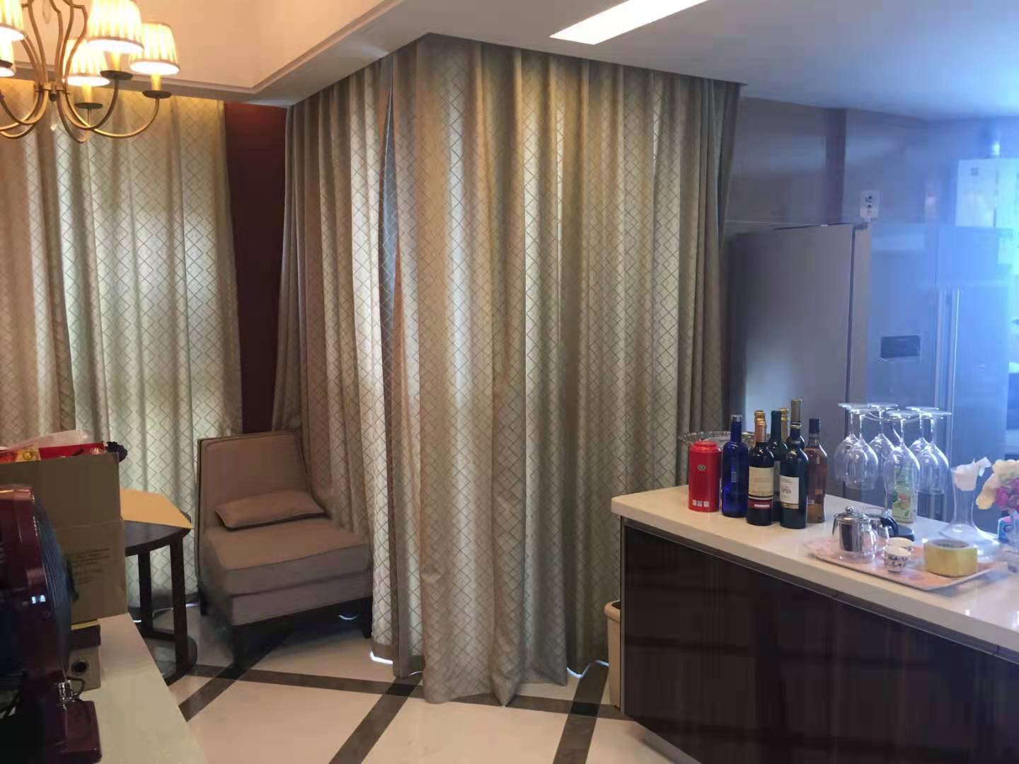 豪装复式楼，6室4厅4卫2阳台，