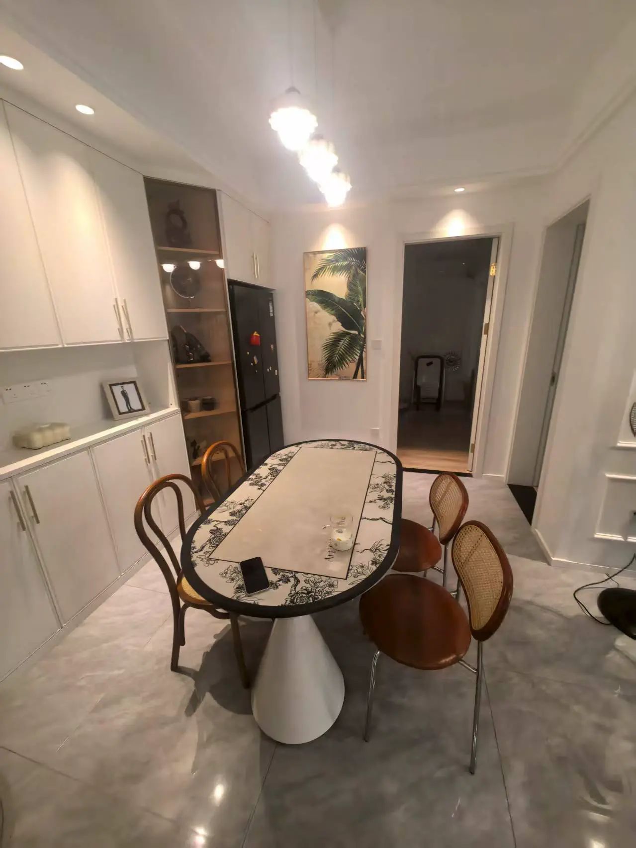 降价了，城南，南国明珠，9.9成新，精装三房两卫，家具家电全送，证满二