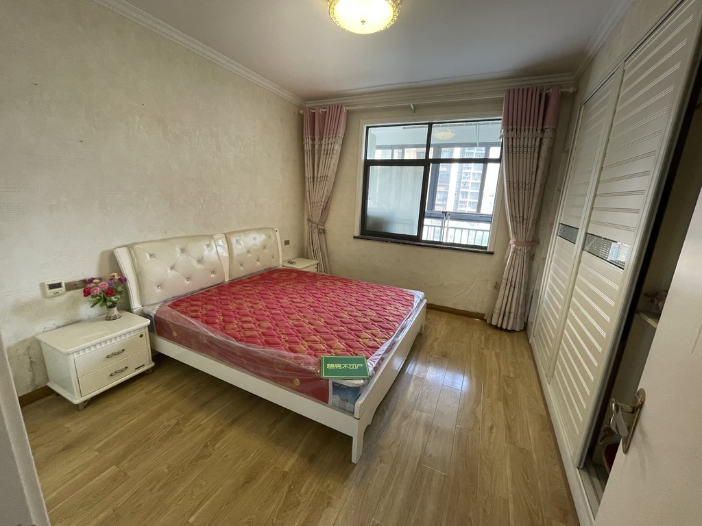 元泰未来城带装修好楼层大阳台赠送面积多新三中城南位置