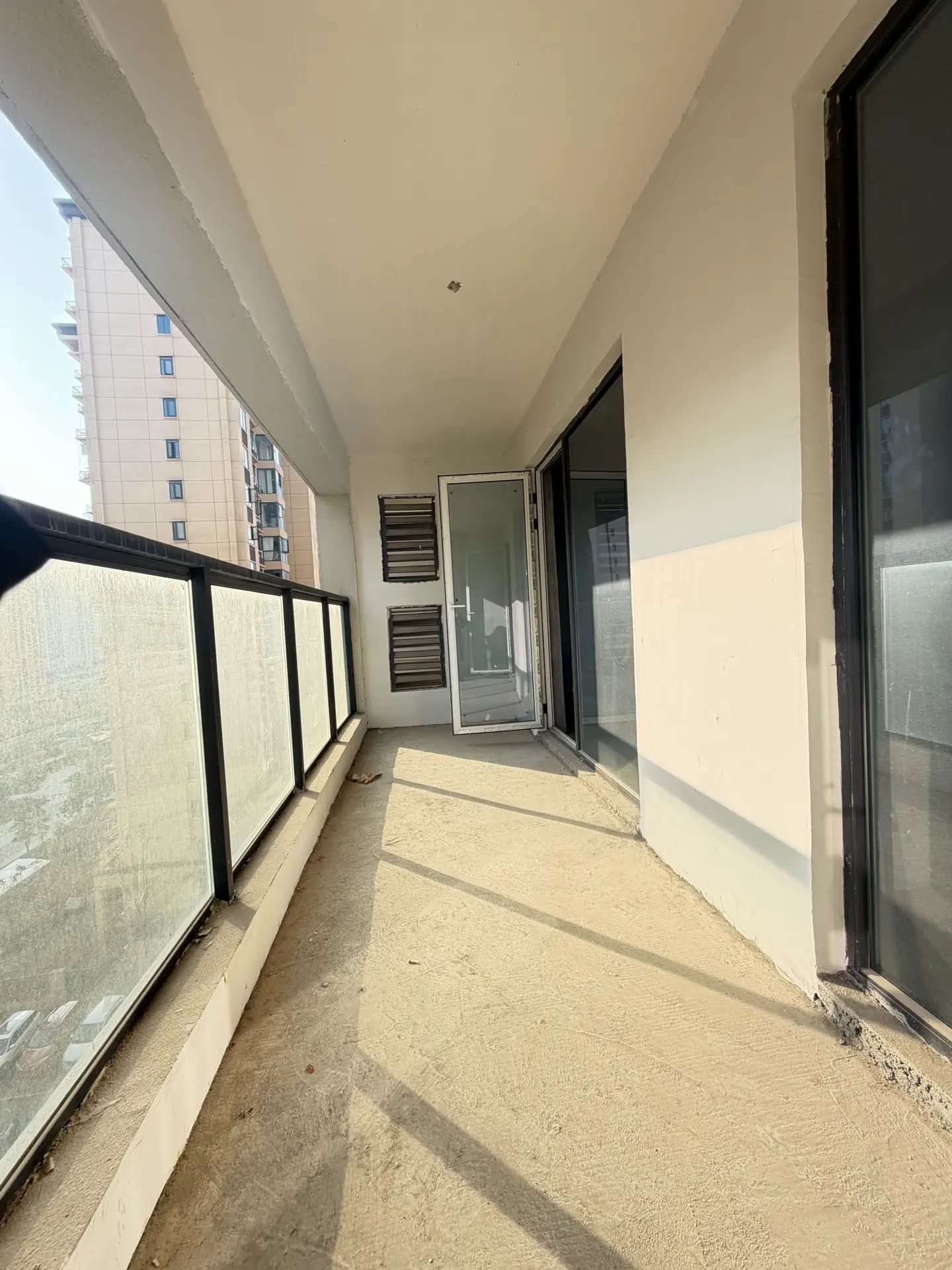 城南，蓝天花园，四房二厅二卫，小高层，好楼层，户型方正，釆光不错！