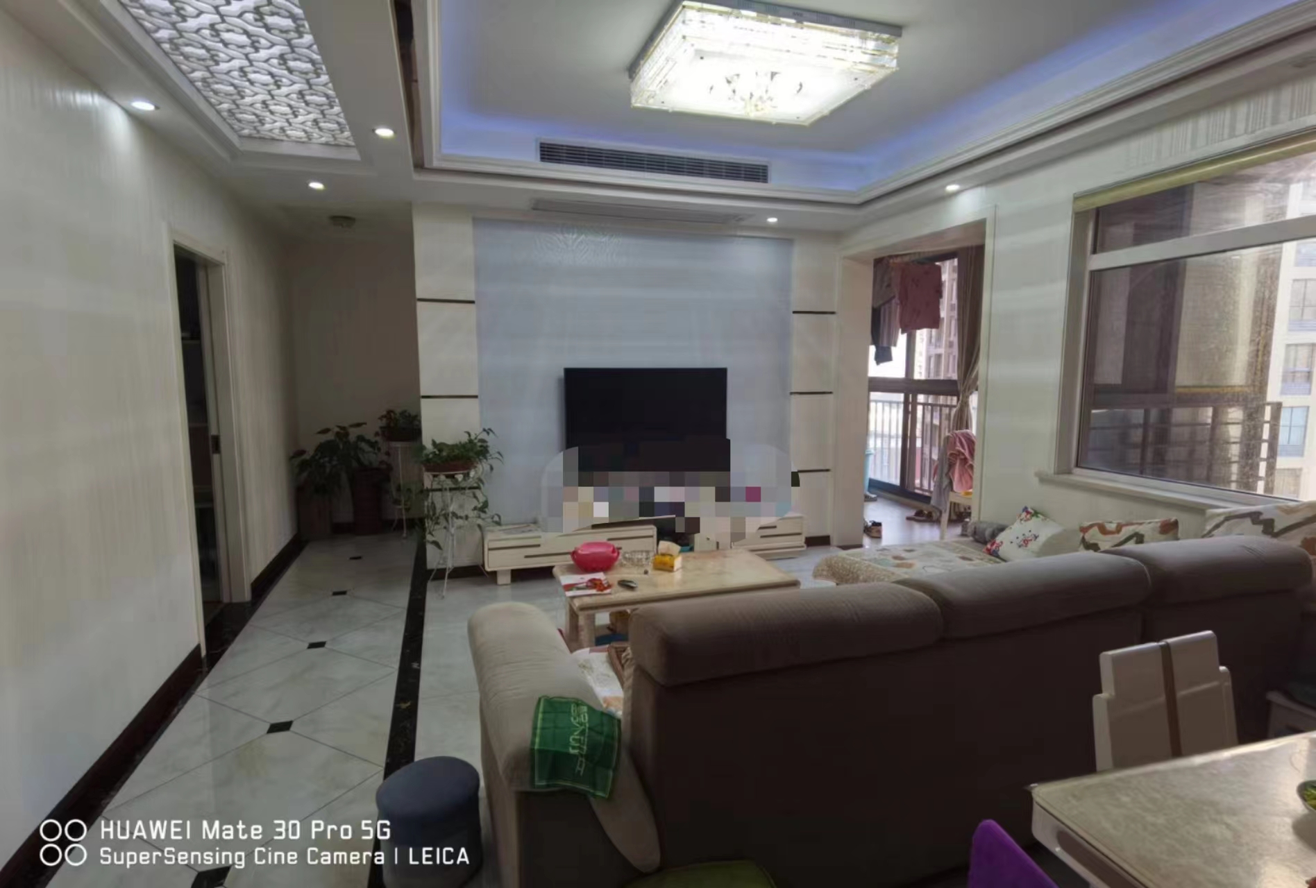 森林国际  精装三房 南北通透 拎包入住 方便看房 家里成色很新 中间楼层  直接看湖景