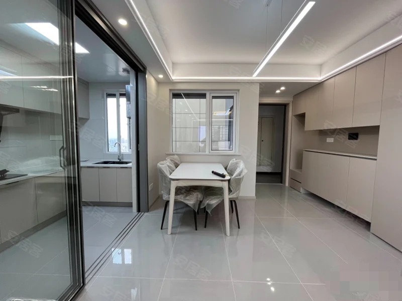 城南，森林国际北苑，精装大三房，边户，大阳台，满二，南北通透，全新装修