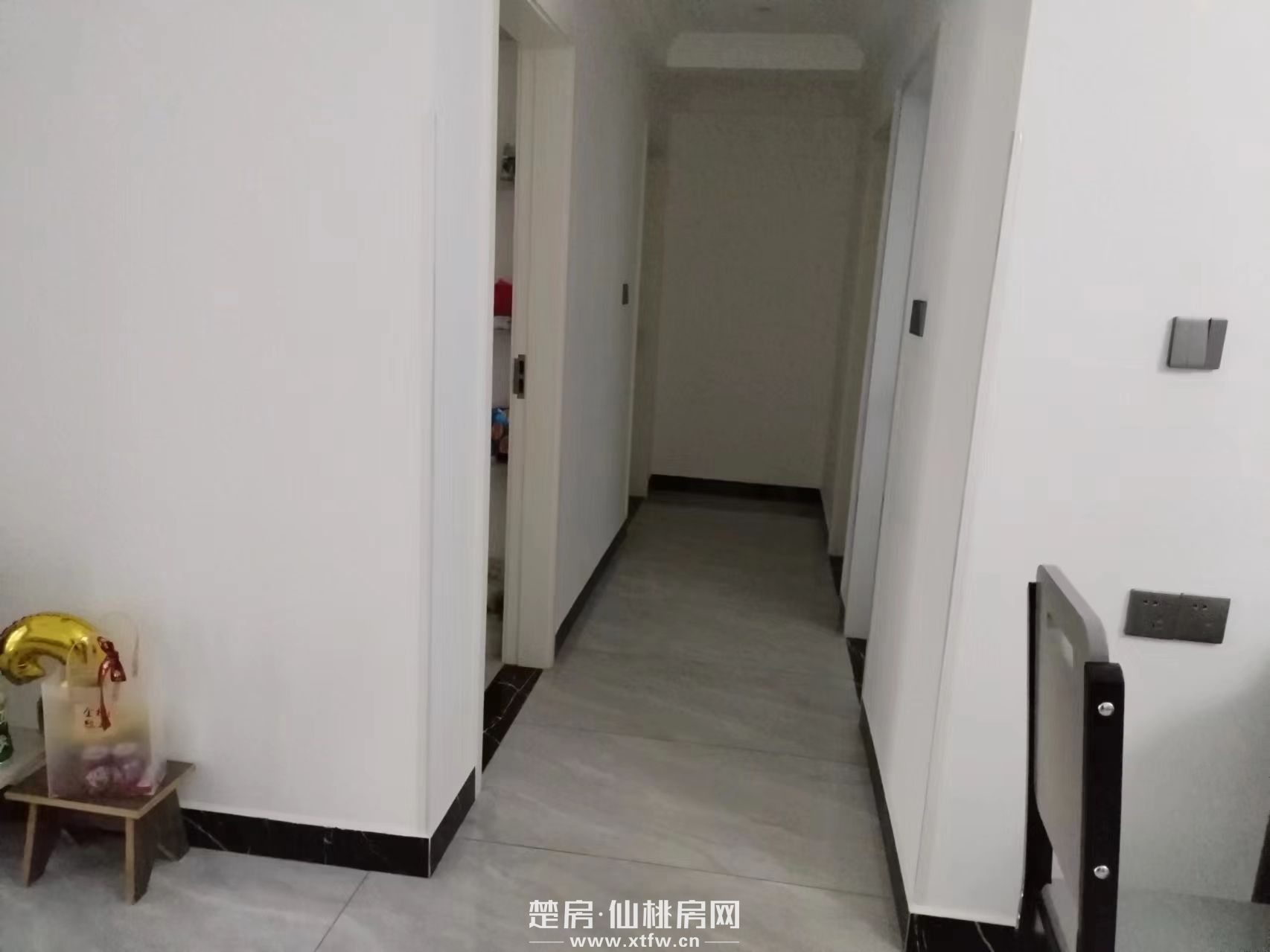 翡冷翠小区、新二zhong旁边