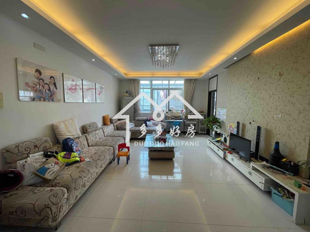 世纪雅苑，带装修，房东很爱惜，保养不错，家具家电齐全，直接拎包入住，单J4000，带装修