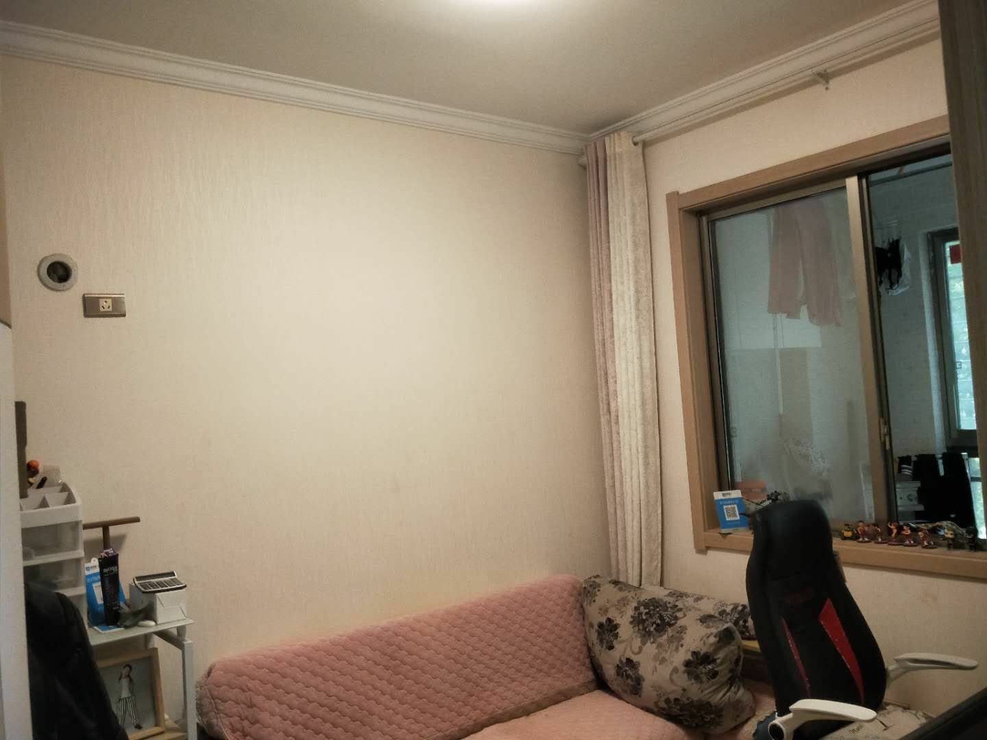 新妇幼旁，锦绣江山小区电梯精装修三房，售价67万