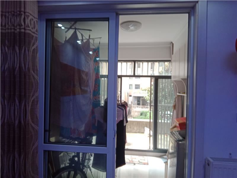 翰林公馆一中正对面，精装修三房，拎包入住，陪读自住，好的狠，看房方便