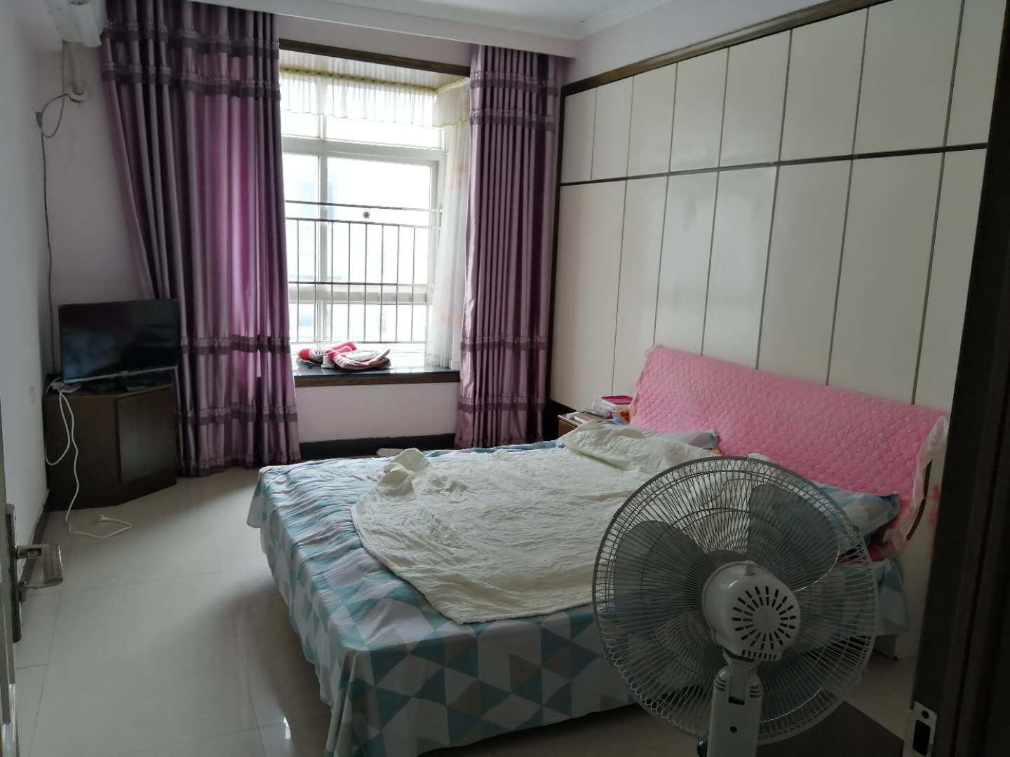 宏运名居装修四房，步梯好楼层，先到先得