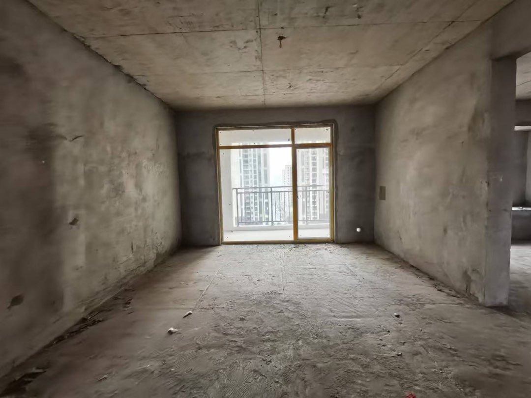 捡漏，城南，蓝天新城，电梯12层，送一个车位，证满二