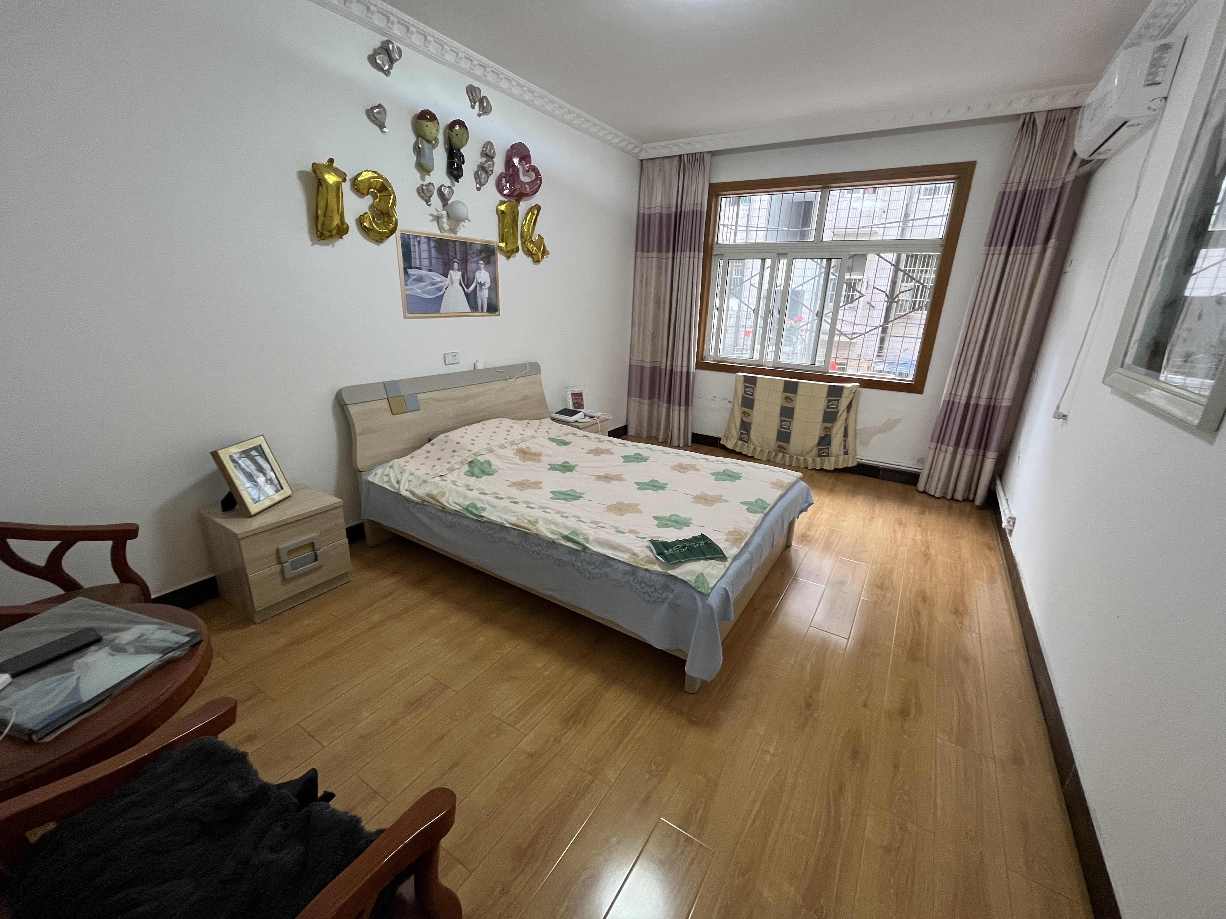 老城区，西桥，华宝小区，大三房，架空一楼，地理位置好，看房方便