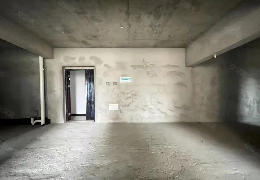 业主亏得通龙湖，单价4800，锦绣江山好楼层，证满二