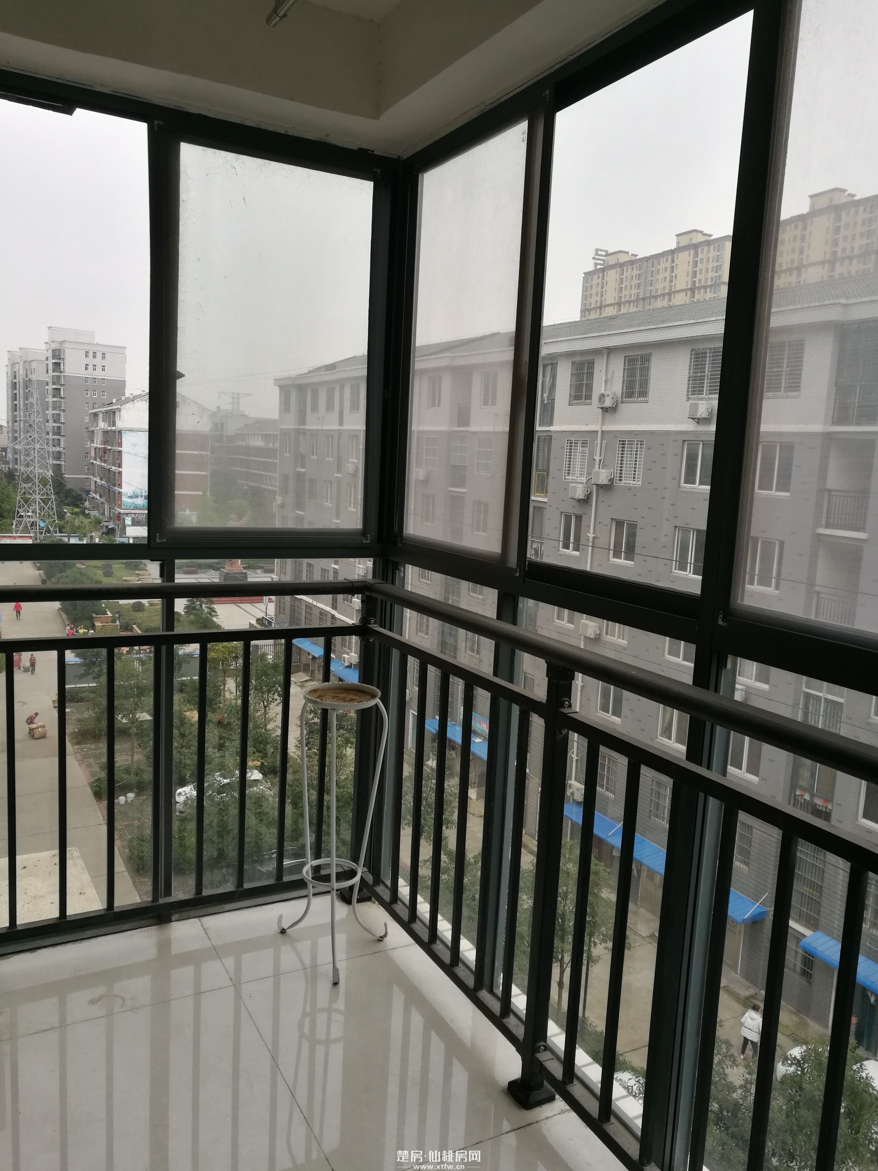 新城一号对面刘口社区三室二厅