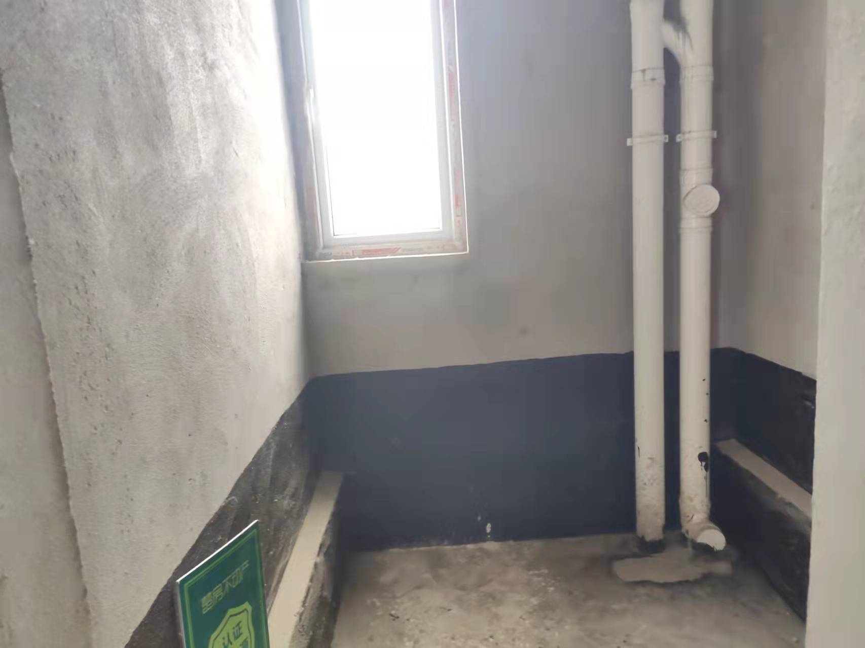 银湖城中高楼层毛坯大三房采光好看房方便