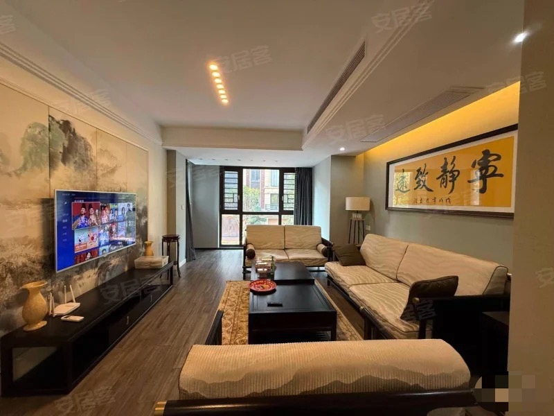 急售，城西，绿地香格里拉 复式，豪装四房，带阳光房 花园和车位，南北通透，单价不到4800，满两年