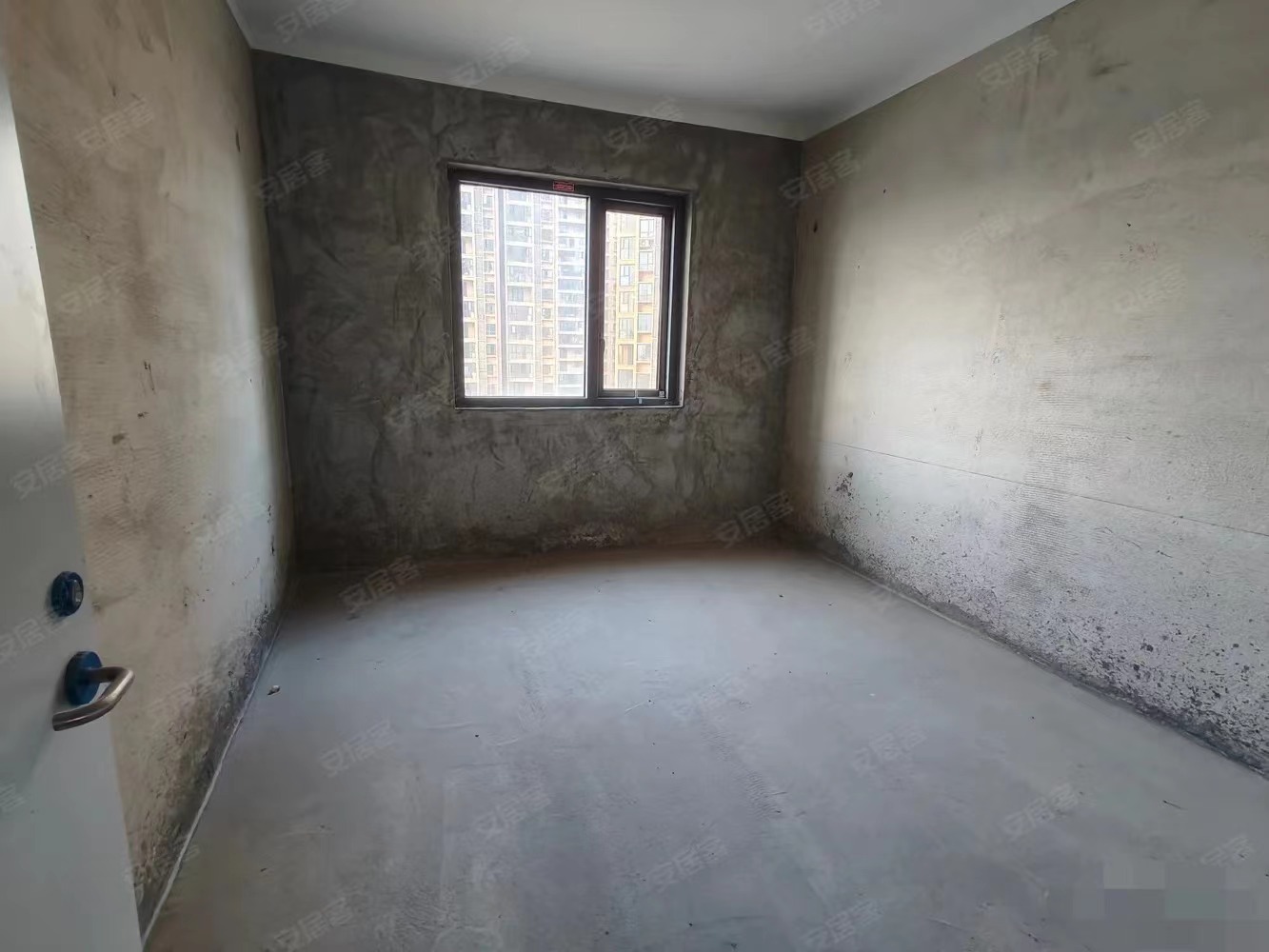 43，新二中对面，森林国际，仙湖公园沔阳公园旁，单价5500，满二，中间楼层