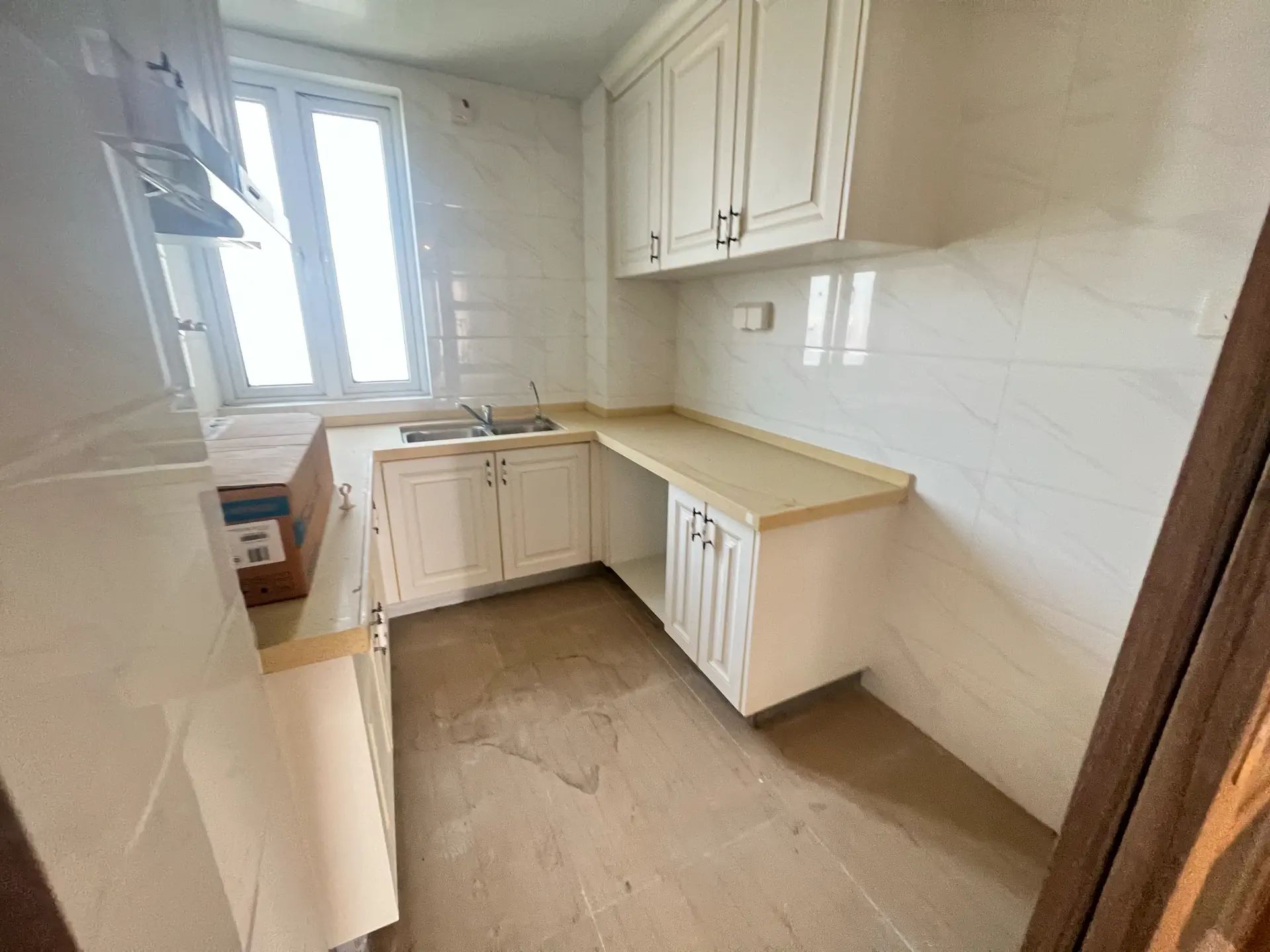 城南，碧桂园，精装四房，单价4500边户，好楼层27楼，老证