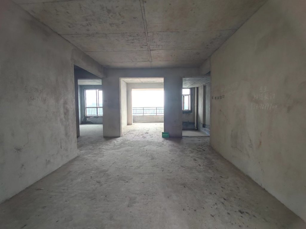 颐和公馆单嘉5300人车分流停车位充足证满2年看房有钥匙