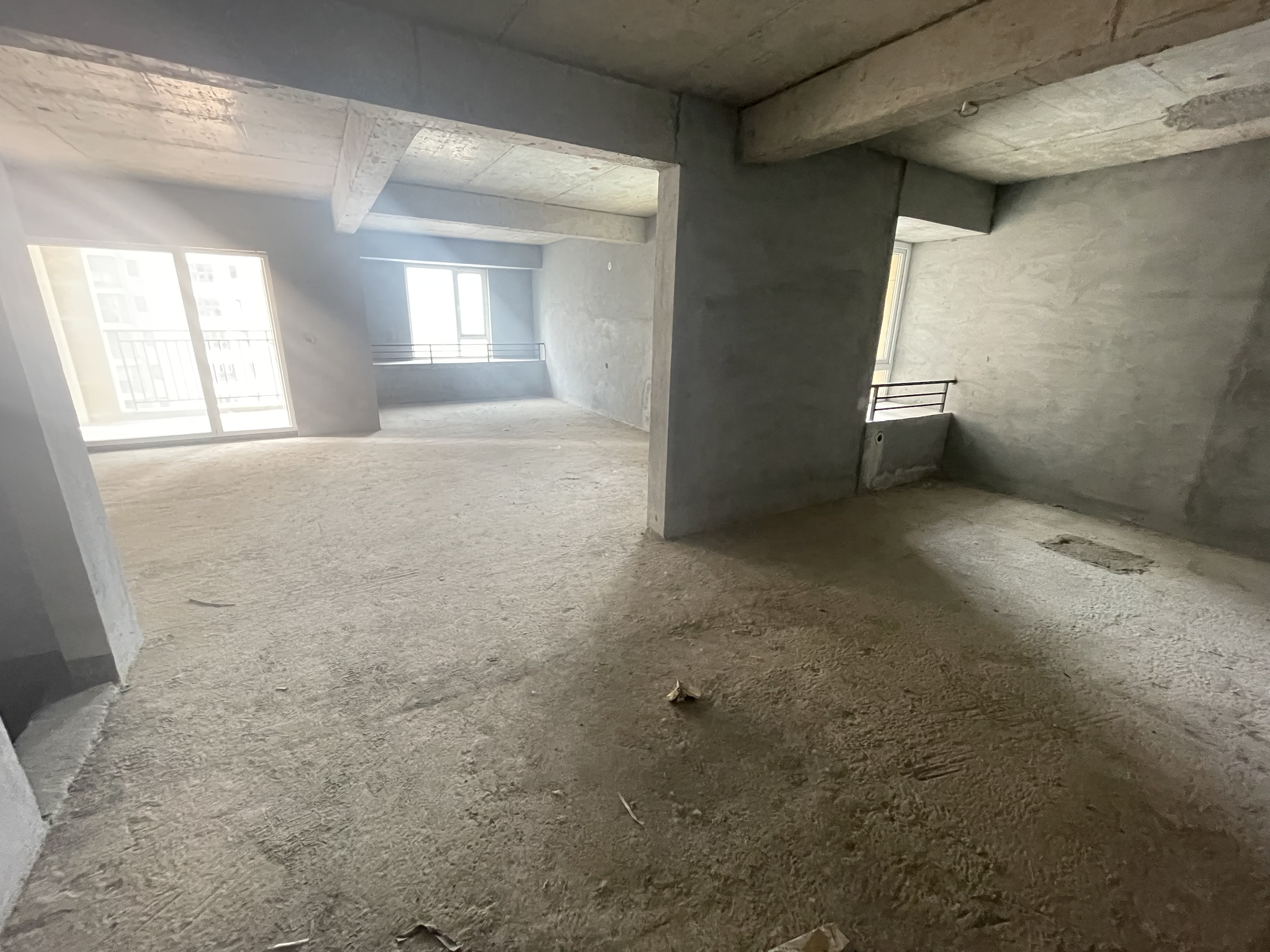 满庭春城西大盘三房单价5000证件满五