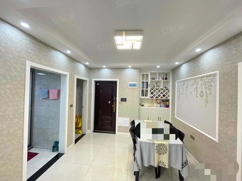 348，西桥旁，康湾一品，精装三房，9.9成新，证满二，诚心出售