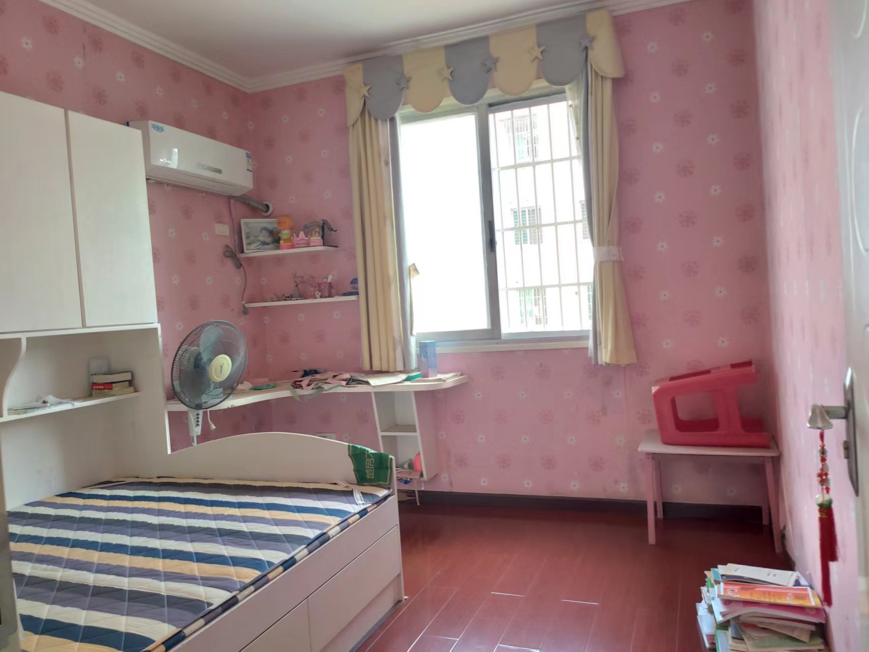 德政园布诺尼步梯中间楼层大三房看房方便诚心出售成色新