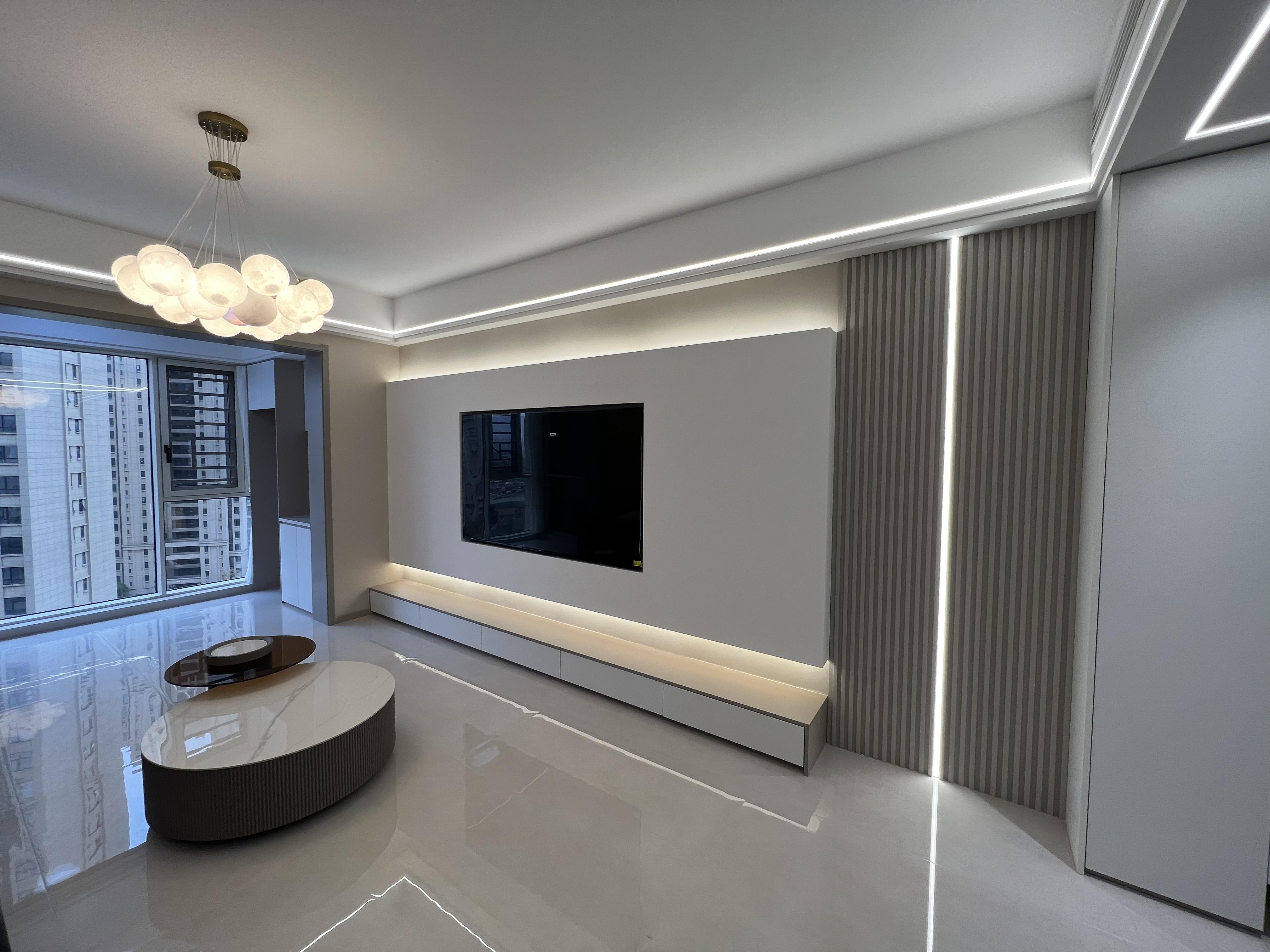 御湖世家3室2厅2卫 全新精装修，家具家电都是全新的，装修材料都是大品牌。