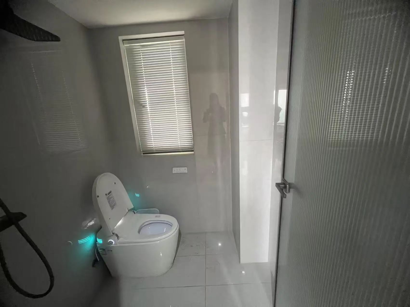 捡漏，诚心出售，城南，次新小区，新三中对面，全新精装三房，好楼层