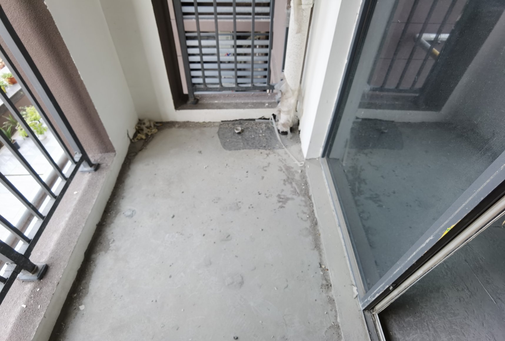 蓝天新城南北双阳台毛坯大三房视野采光 