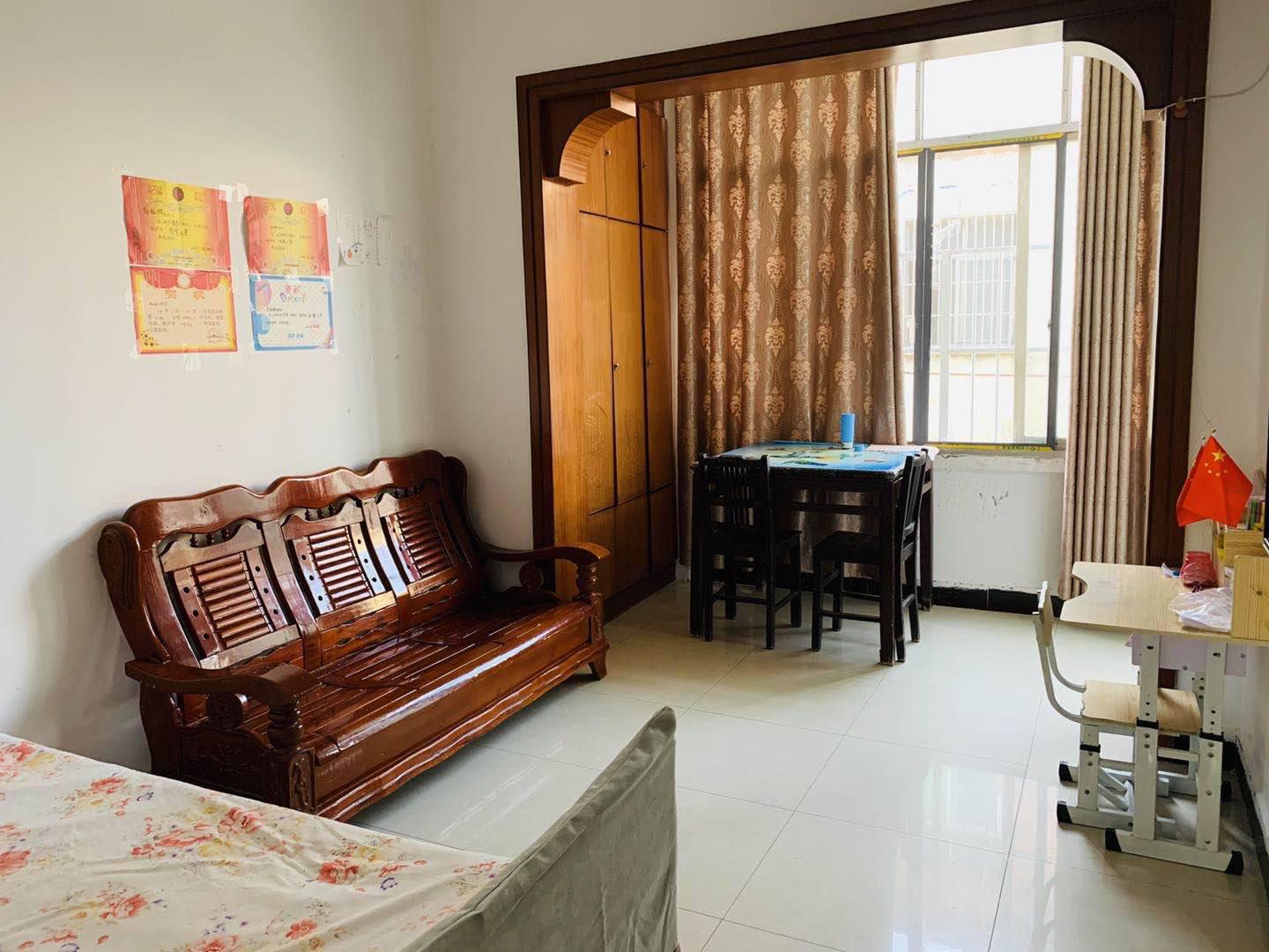 油炸湾油厂路装修两房步梯好楼层，不动产证在手