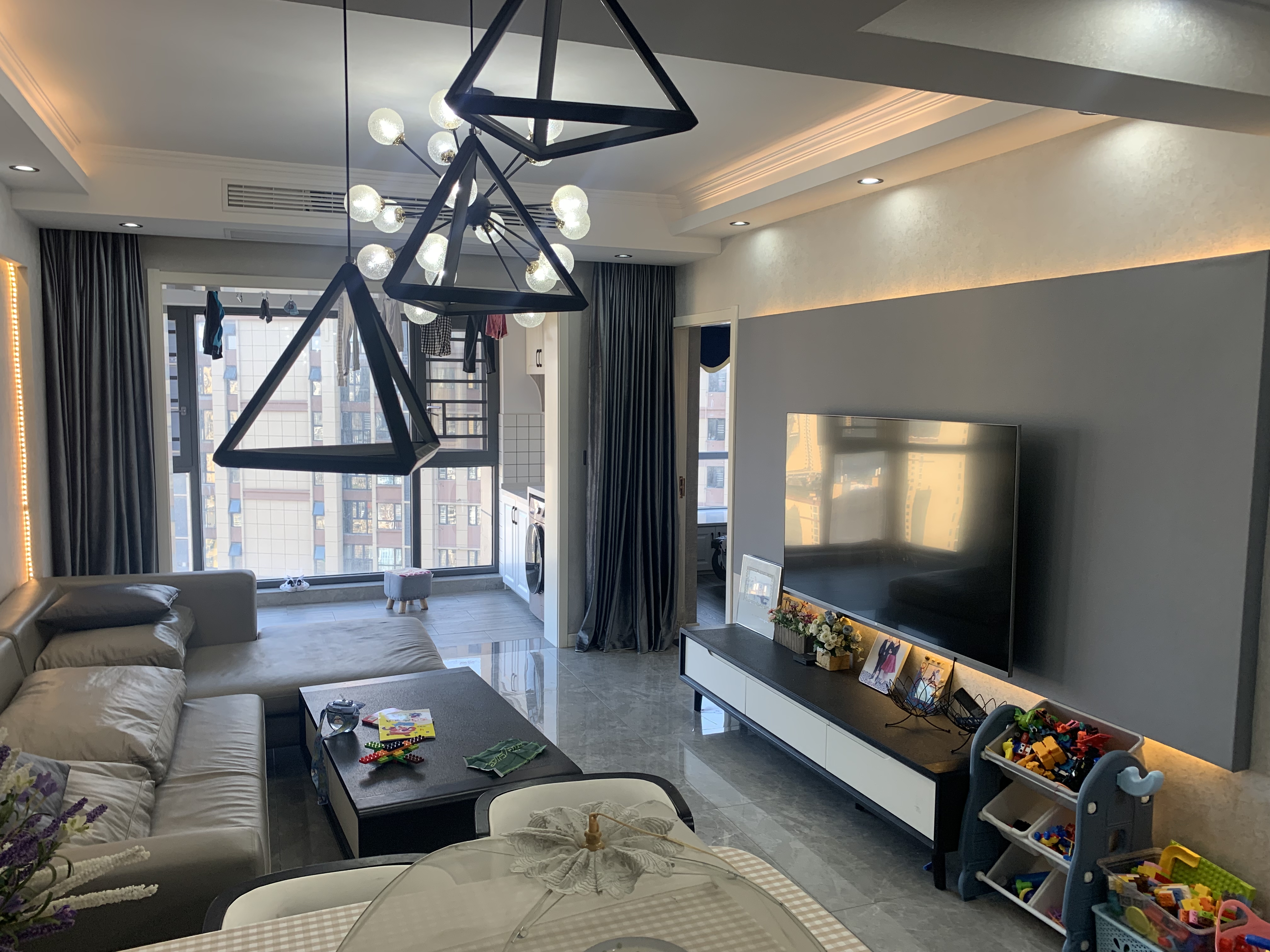 元泰未来城湖景房精装大三房平时没怎么住非常哇塞