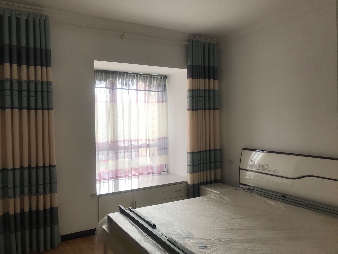 元泰未来城，精装大三房，单价7千，