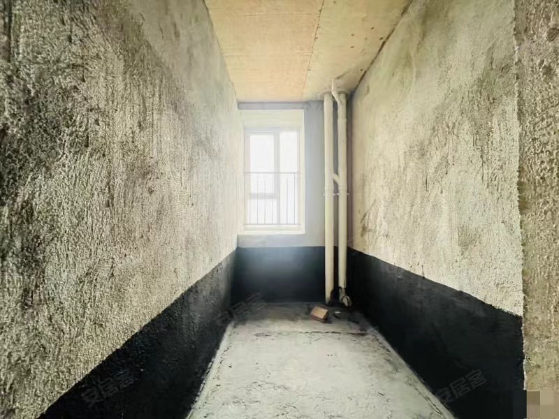 161，蓝天花园，大平层，南北通透，160平带车位，带6米高客厅，3阳台小洋房，一梯一户