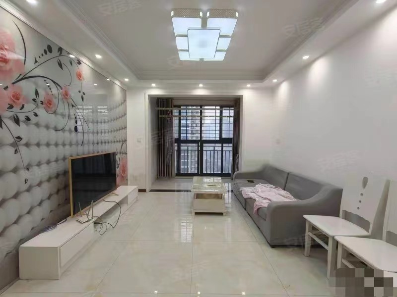 239，急售，城南新街，电梯15楼，好楼层，精装两房，老证，户型方正