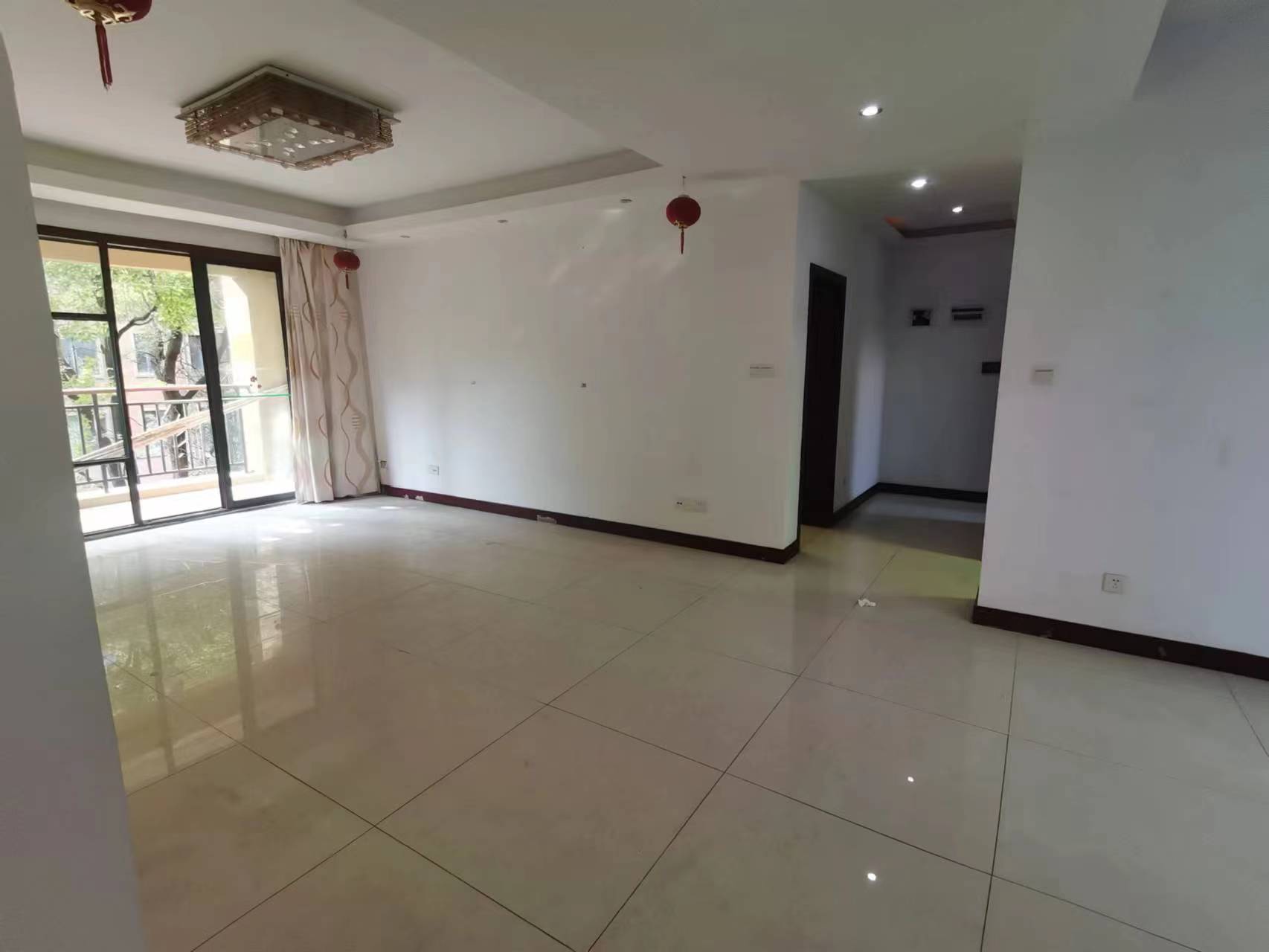 绿地华庭.步梯三房.证件满二.看房方便