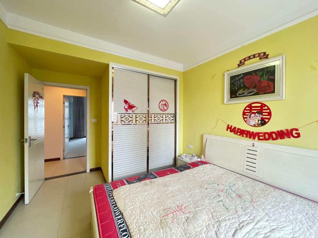 城南钟心，捡漏价格，宽敞大三房，单价4600，电梯小高层