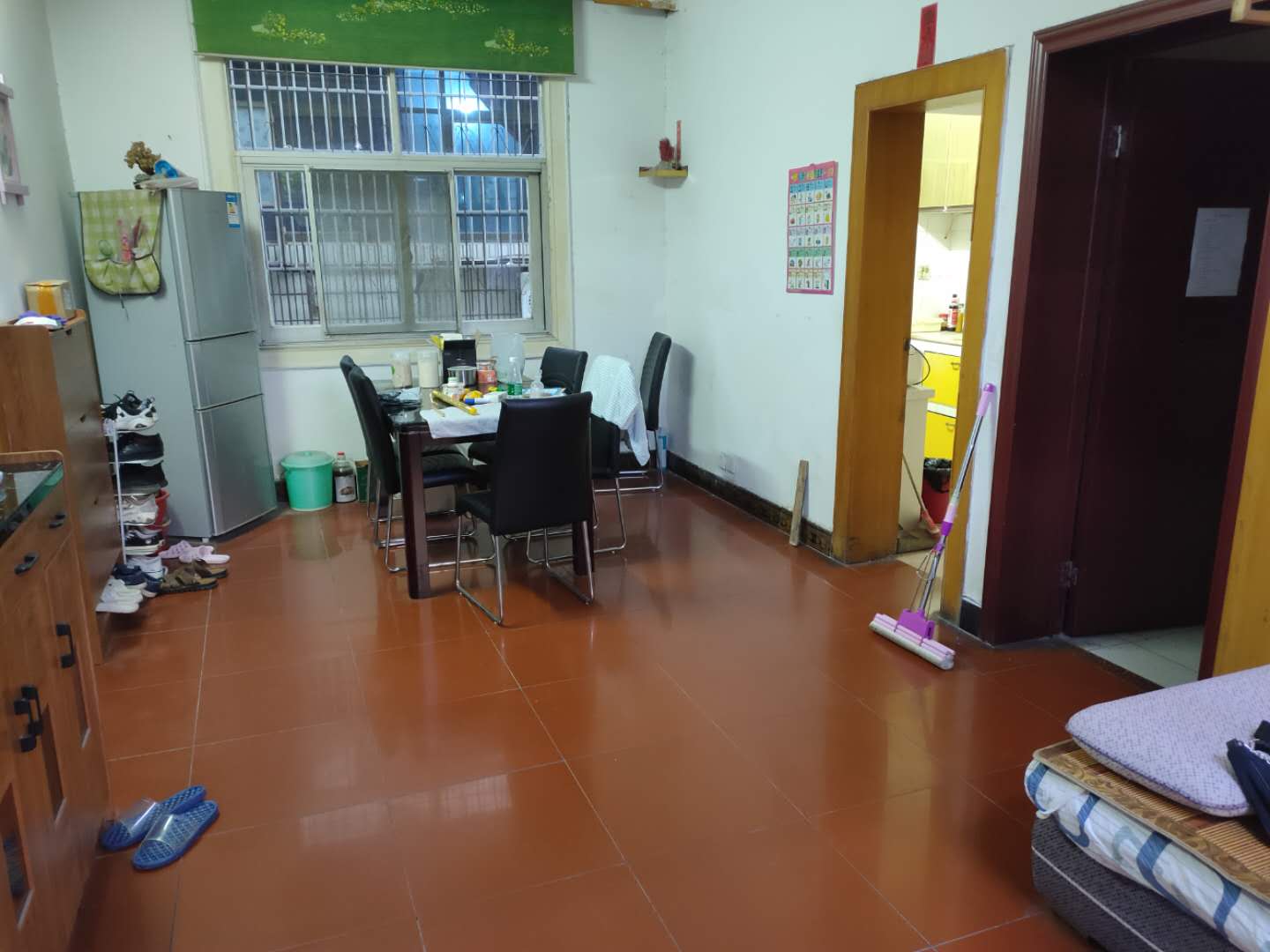 商城旁边三中对面步梯三楼业主急售 看房