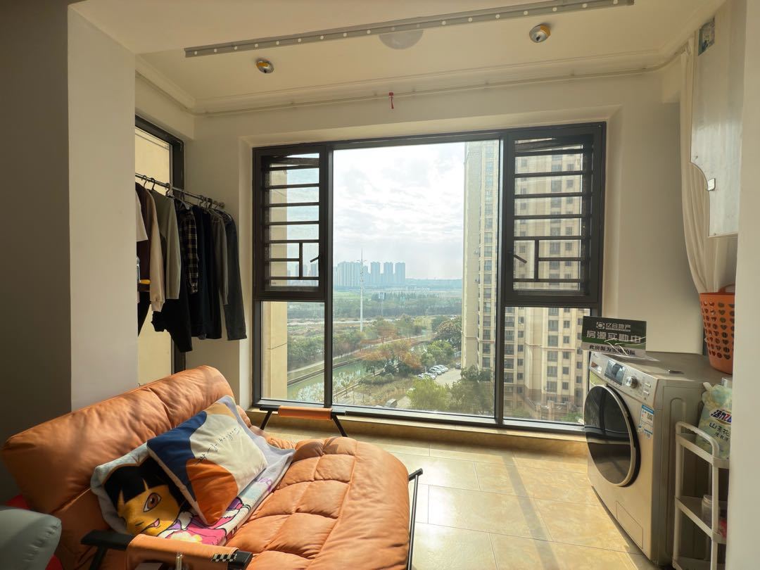 捡漏，城南，南国明珠，南北双阳台，精装四房，单价5200，证满二，好楼层10楼