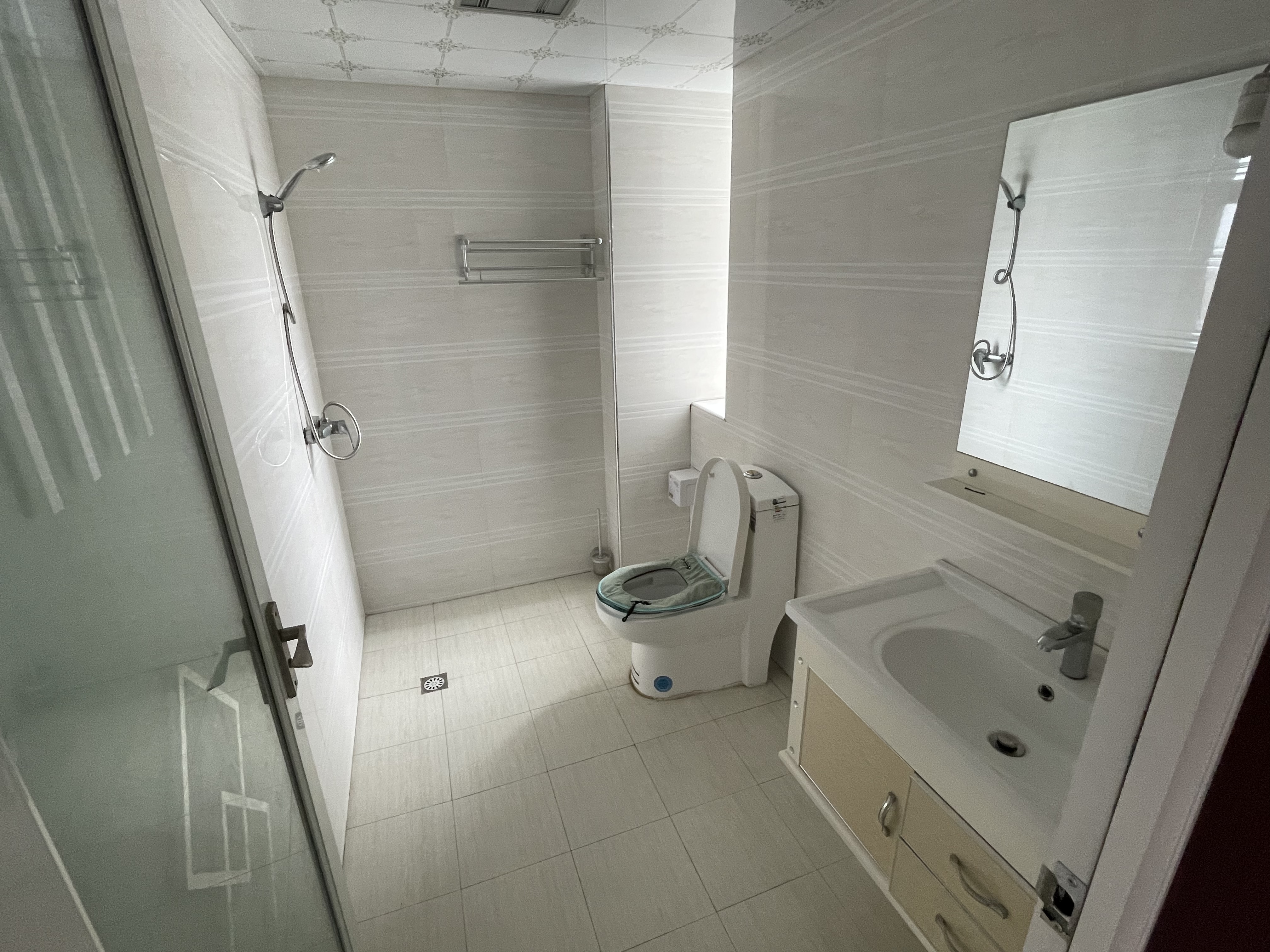 福星城 三房两卫出租  看房方便  家电齐全 武商附近